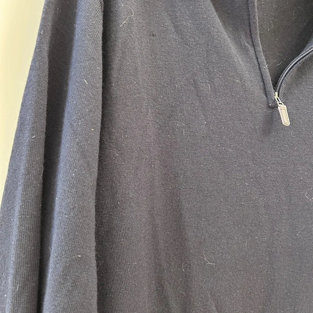 Jos A. Bank 100% merino Wool 1/4 zip mock neck pullover in black. EUC